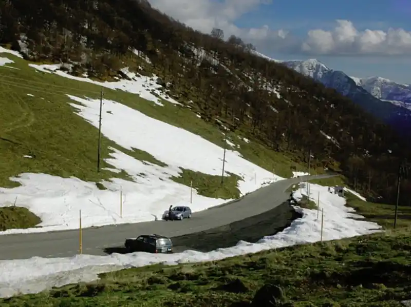 Passstrasse am Alpe di Neggia