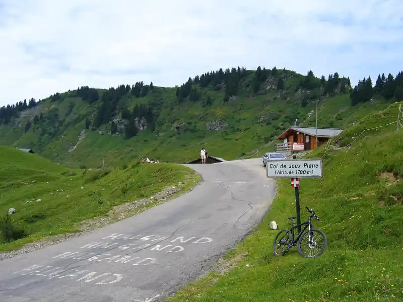 Passstrasse am Col de Joux Plane