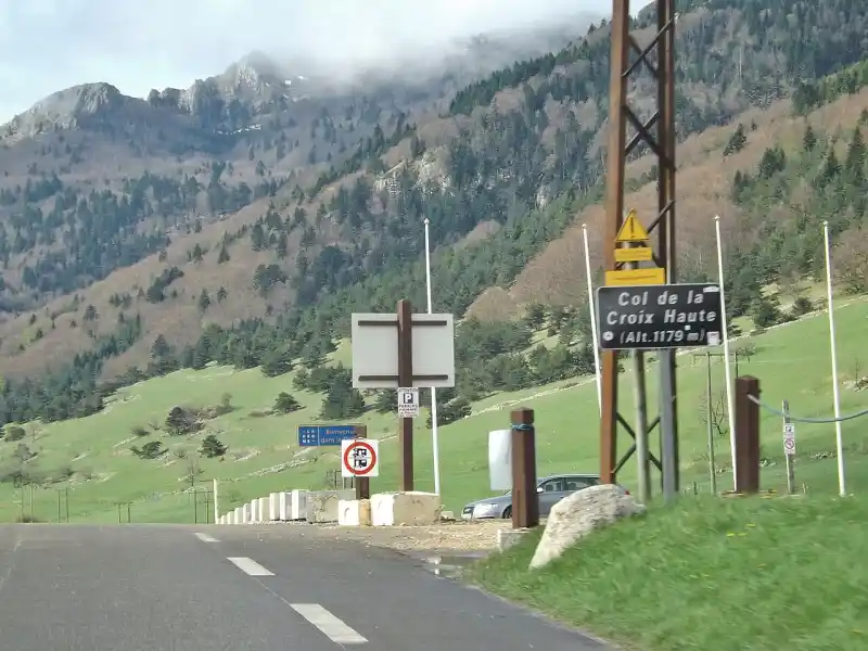 Passstrasse am Col de la Croix-Haute