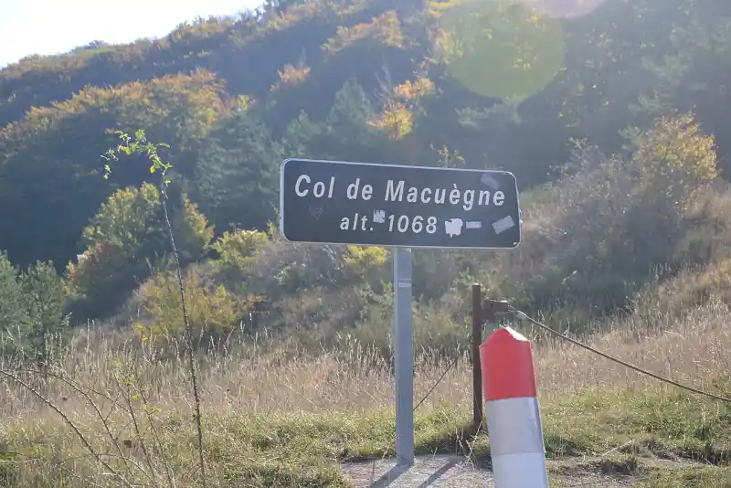 Passstrasse am Col de Macuègne