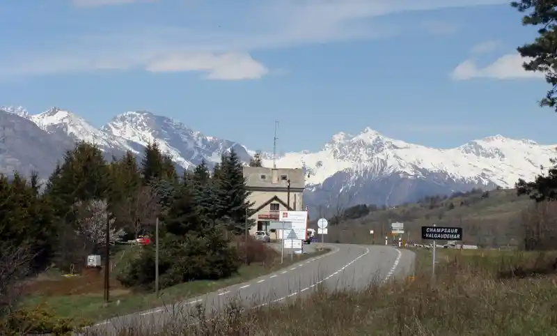 Passstrasse am Col de Manse