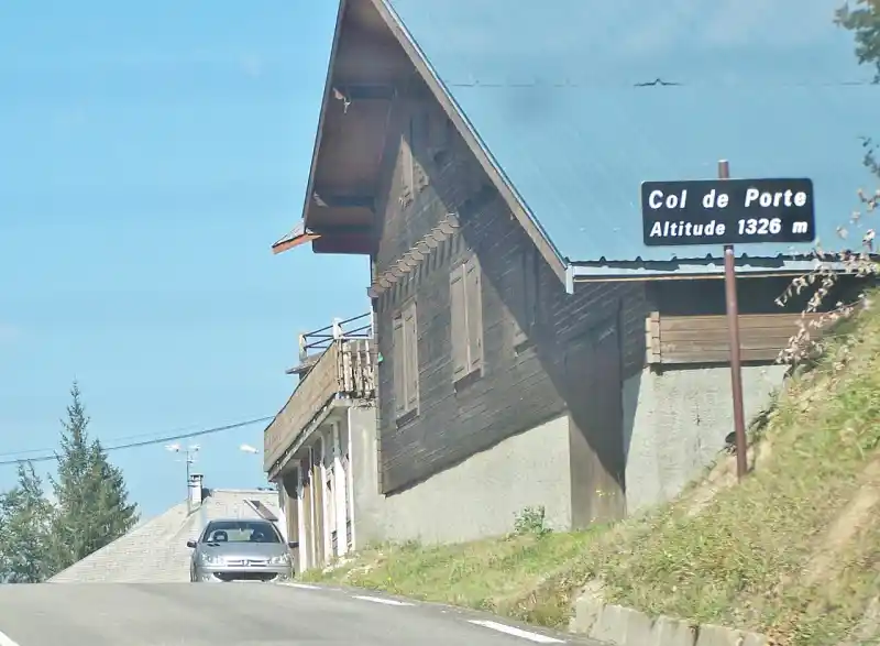 Passstrasse am Col de Porte