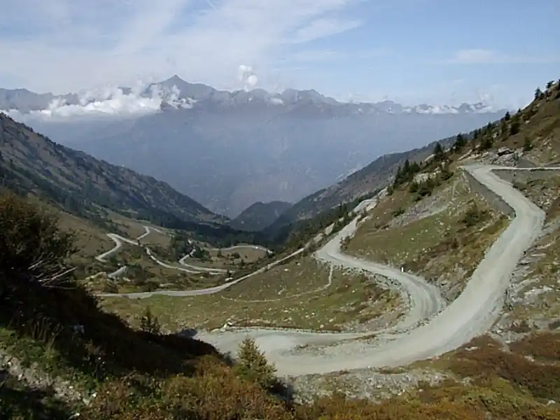 Passstrasse am Colle delle Finestre