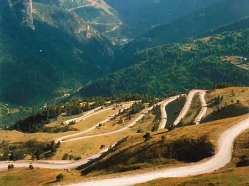 Passstrasse am Colle di Tenda