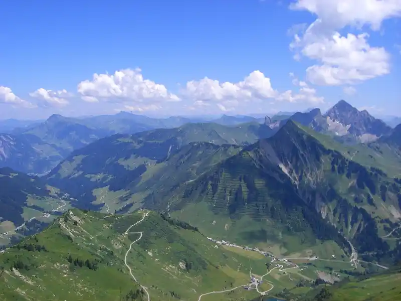 Passstrasse am Faschinajoch