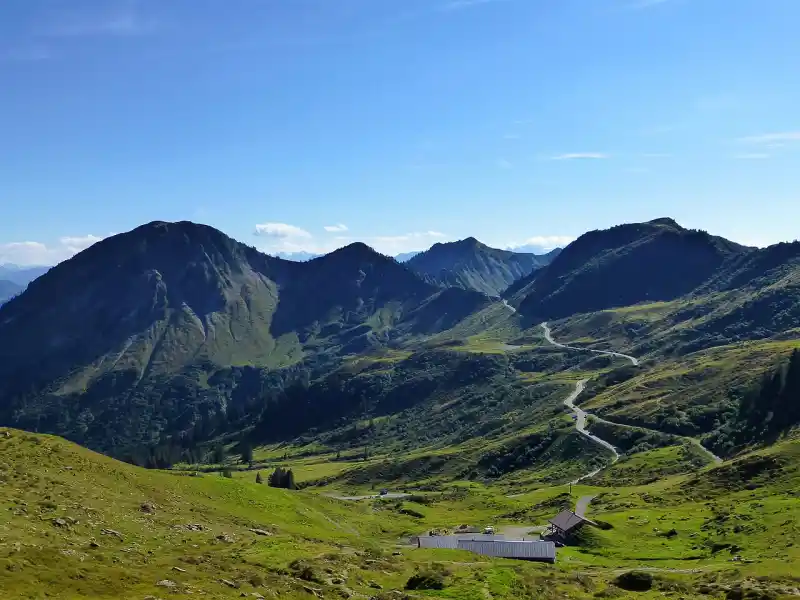 Passstrasse am Furkajoch