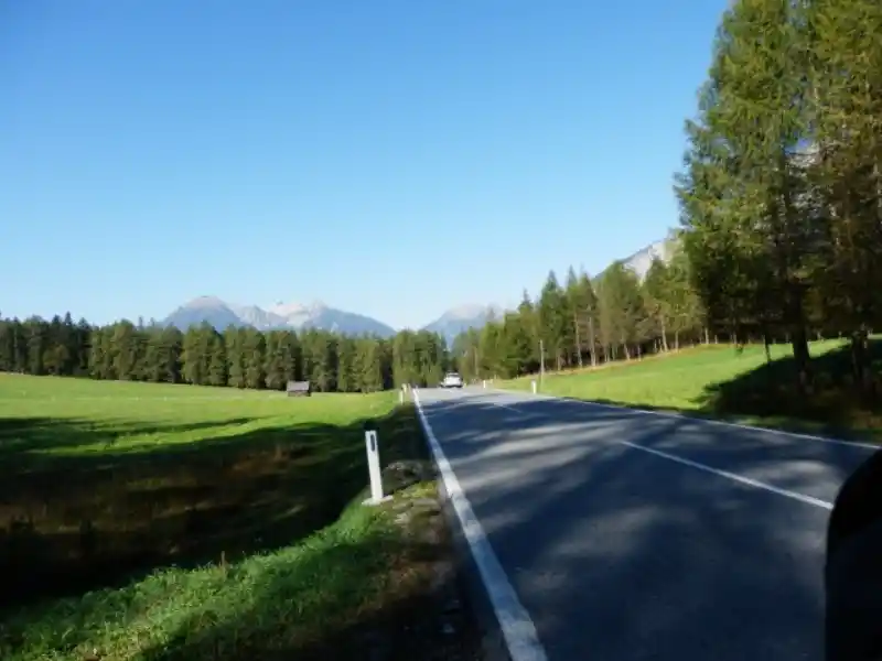 Passstrasse am Holzleitensattel