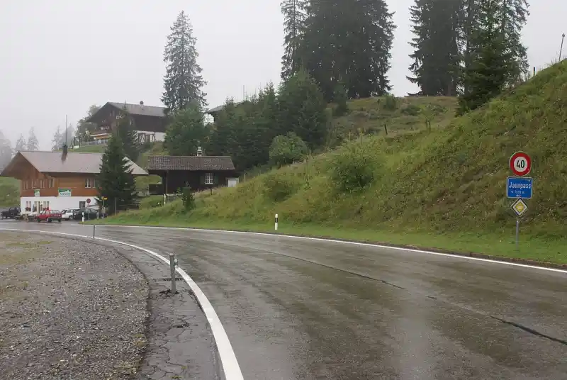 Passstrasse am Jaunpass