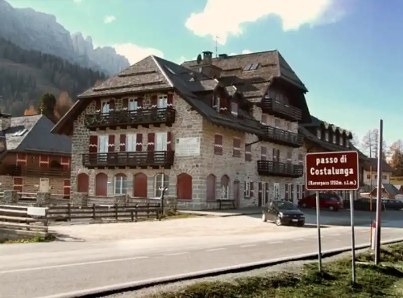 Passstrasse am Karerpass