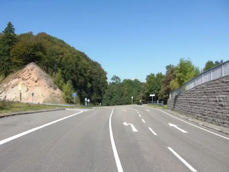 Passstrasse am Lochenpass