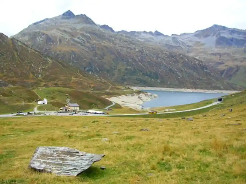 Passstrasse am Lukmanierpass
