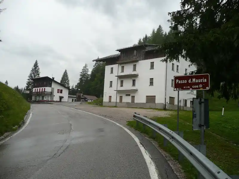 Passstrasse am Mauriapass