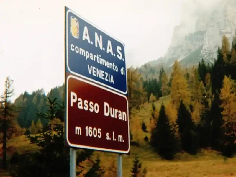 Passstrasse am Passo Duran