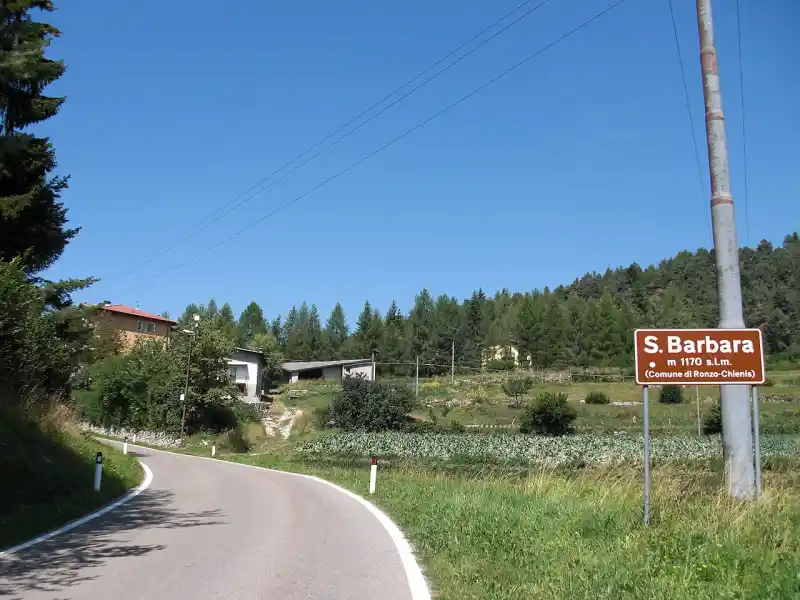 Passstrasse am Passo Santa Barbara