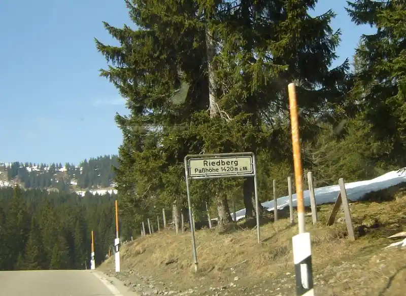 Passstrasse am Riedbergpass