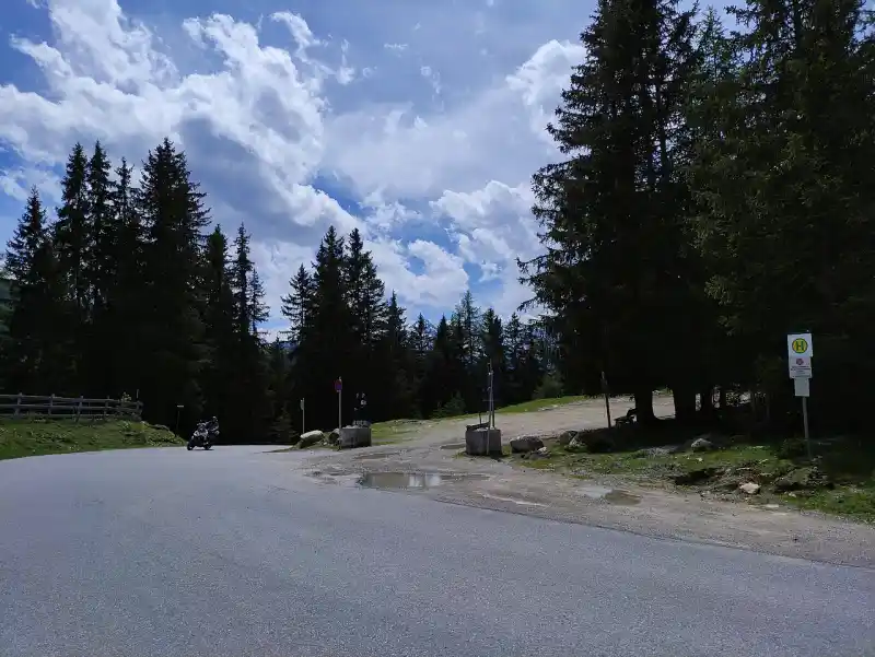 Passstrasse am Sattele