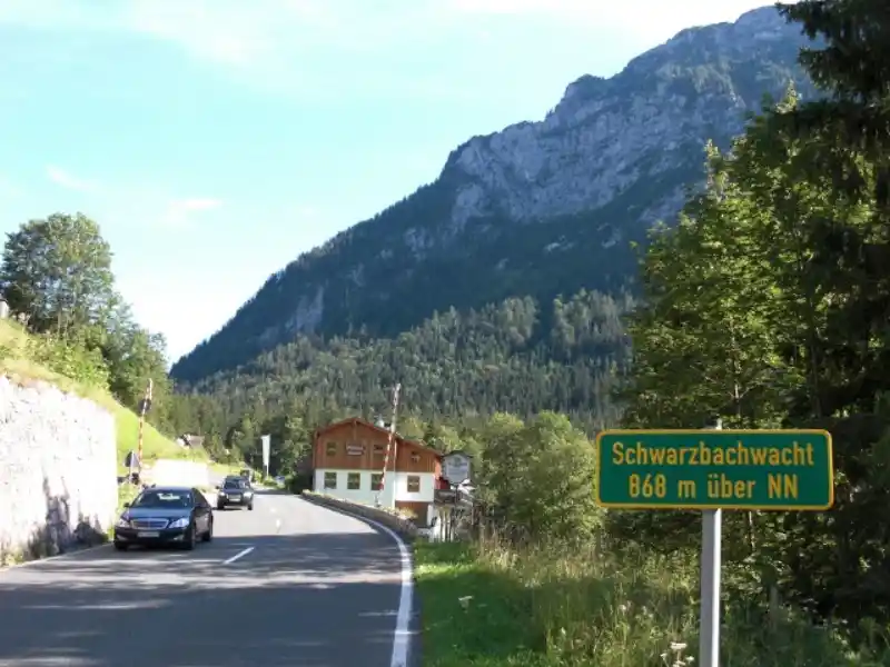 Passstrasse am Schwarzbachwacht