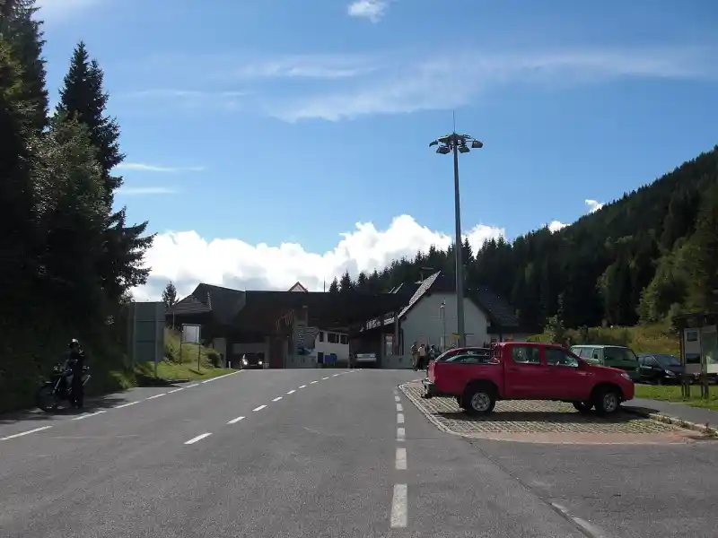 Passstrasse am Seebergsattel