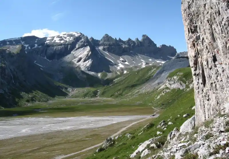 Passstrasse am Segnaspass