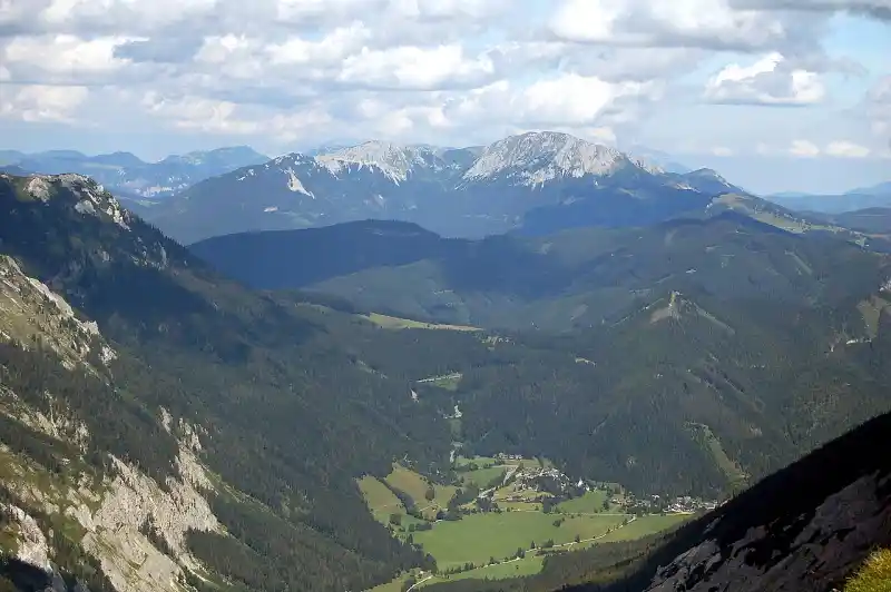 Passstrasse am Steirischer Seeberg