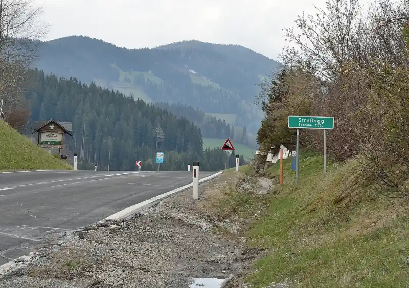 Passstrasse am Straßegg